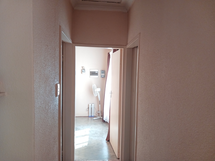 2 Bedroom Property for Sale in Tlhabane West North West
